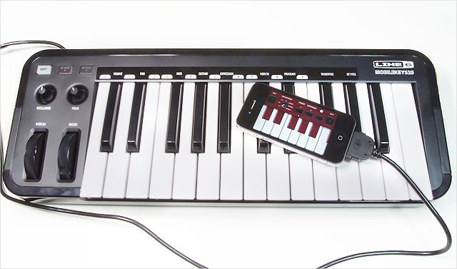 空の下で絵を描くように曲が作れる「Mobile Keys 25」