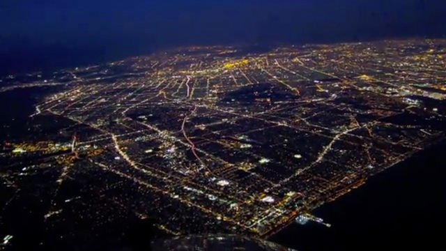 ロスの夜景が痺れるほど美しい...コクピットから見るジェットの着陸