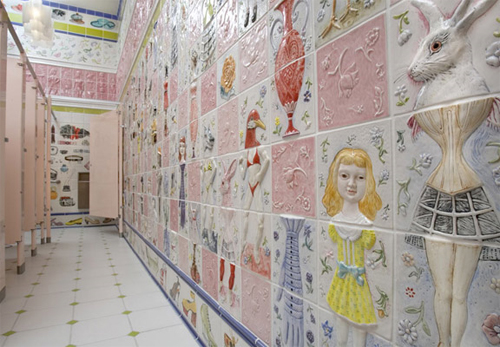 世界の美術館のトイレの美術館