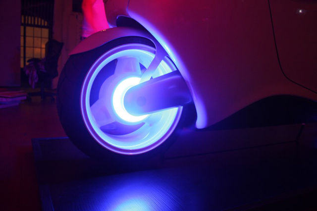 Lit-Motors-C-1-02b