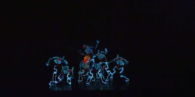 (ﾟ∀ﾟ)ｷﾀｺﾚ!! ダンスと有機ELで実現した驚きの特殊効果、フル映像　WRECKING CREW ORCHESTRA