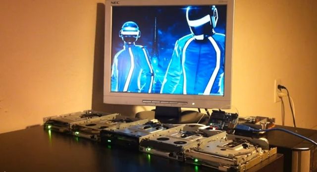 フロッピードライブの「動作音」で演奏したダフト・パンクがヤバい