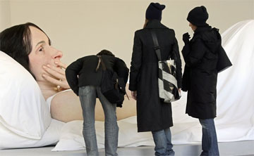 でかいスーパーリアリズム - Ron Mueck