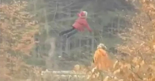 「空中浮遊」する能力を持つ少女がロシアで発見　逃げる