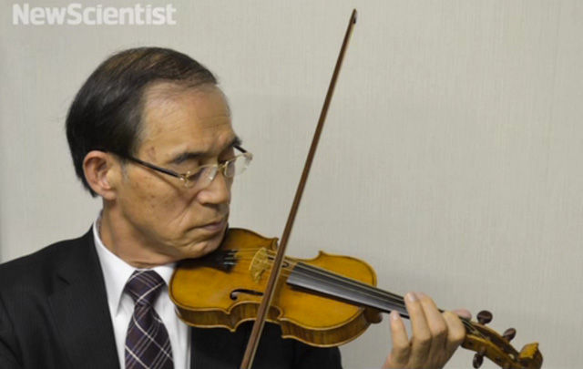 【動画】1万5000本の蜘蛛の糸でつくったバイオリン弦の音色