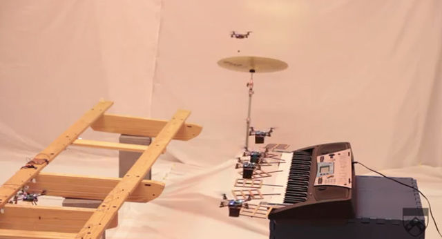 生き物のようなあの小型ヘリ「Quadrotors」が、なんと楽器を演奏おぉぉぉぉ？！