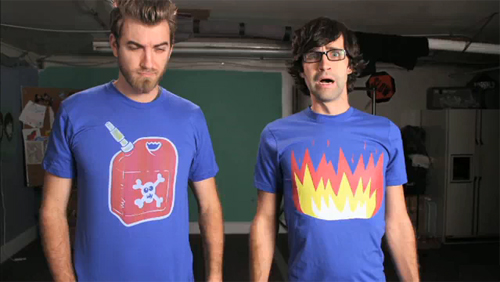 T-SHIRT-WAR!!-(stop-motion-music-video)