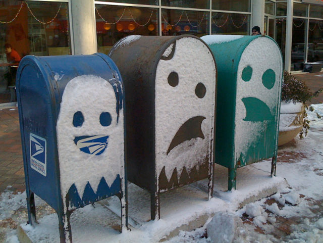 雪の日に現れるパックマンのお化け