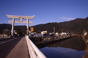 img038