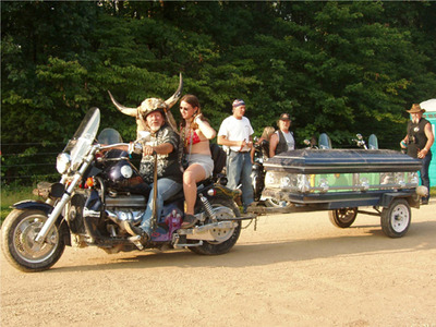 coffin-motorcycle-trailer-with-horns