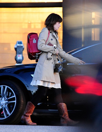 Zooey_Deschanel-Beverly_Hills-CA-19_3_2014-007