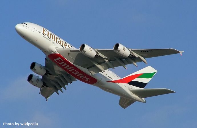1280px-Emirates_A380_2