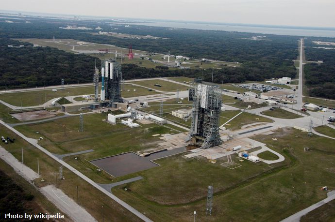 View_over_Launch_Complex_17