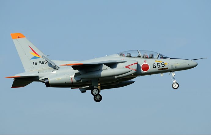 Japan_Air_Self-Defence_Force_Kawasaki_T-4_Aoki-1