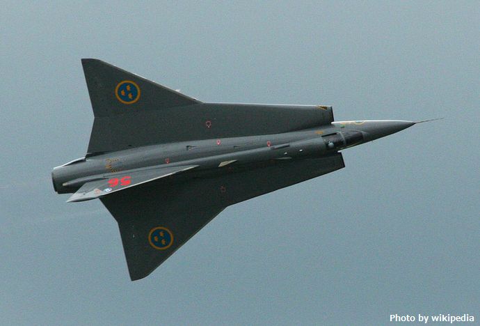 1280px-Saab_J-35J_Draken_35556_56_(8425456412)