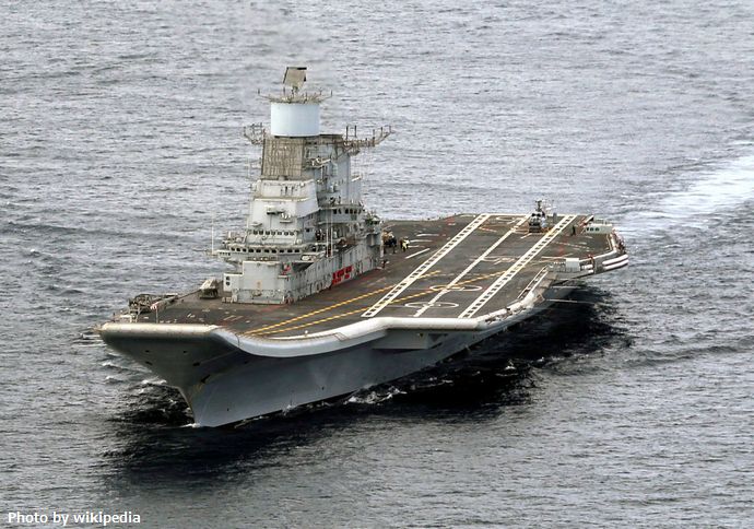 INS_Vikramaditya_(R33)_close_shot