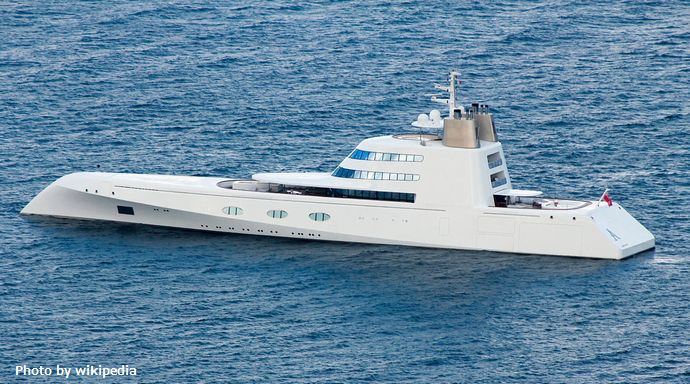 1280px-A_(ship)_at_Sorrent_2012_3