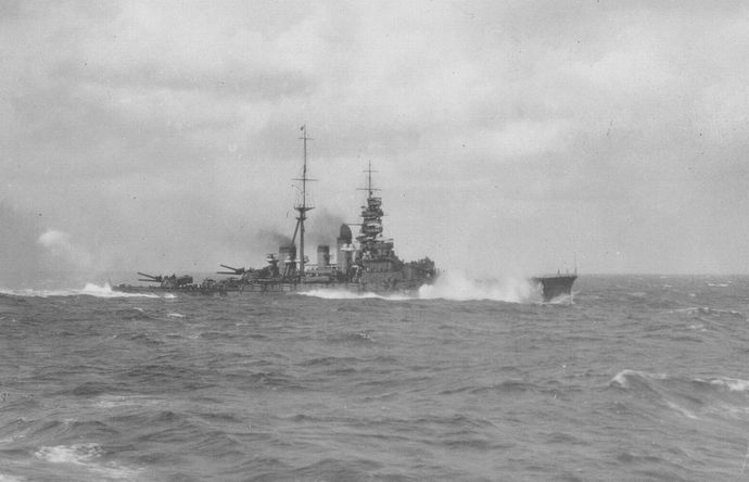 1920px-Hiei_Oshima_1927