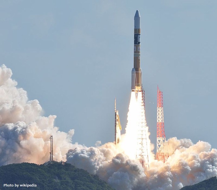 800px-H-IIA_F25_launching_Himawari-8