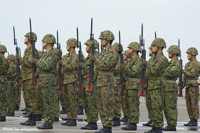 Present_Arms_fixing_bayonet