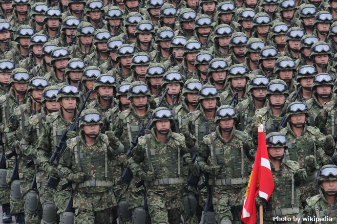 平成22年度観閲式(H22_Parade_of_Self-Defense_Force)_(10219399286)