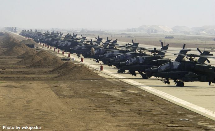 AH-64D_Apache_Longbow,_Al_Asad_(2164914566)