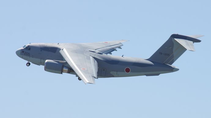 JASDF_C-2(78-1205)_fly_over_at_Miho_Air_Base_May_28,_2017_03