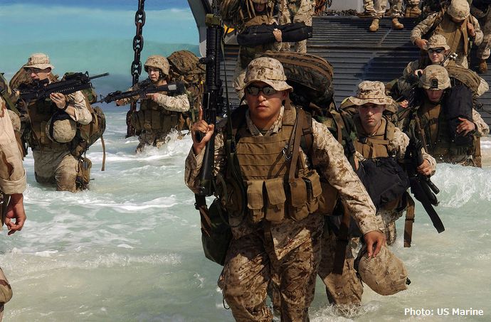 1280px-13th_MEU_disembarking_Bright_Star_2005