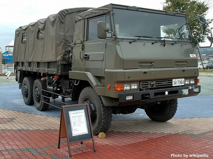 799px-JGSDF_73_Ougata_Truck_(ISUZU)_1