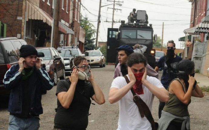 g20_summitprotest.jpeg.size-custom-crop.1086x0