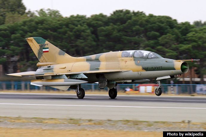 IRIAF_MiG-21_landing