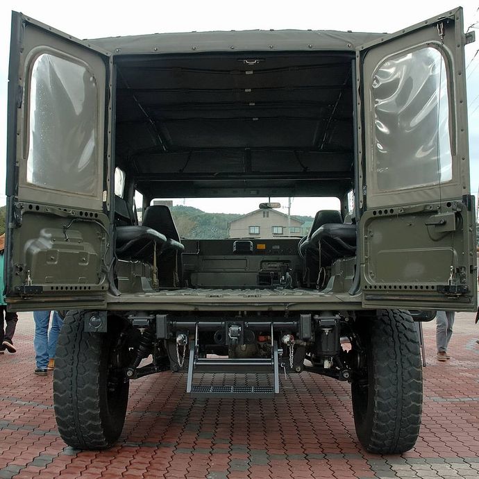 1024px-JGSDF_Koukidousha_(TOYOTA)_6