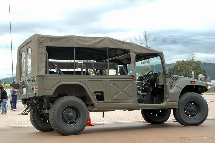 JGSDF_Koukidousha_(TOYOTA)_2