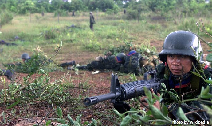 Thai_Army_soldier_with_M16A1_2000