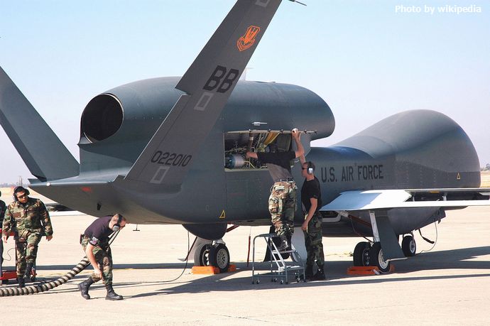 1280px-RQ-4_Global_Hawk