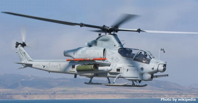 AH-1Z_lift_off_the_USS_New_Orleans_(LPD_18)_(cropped)