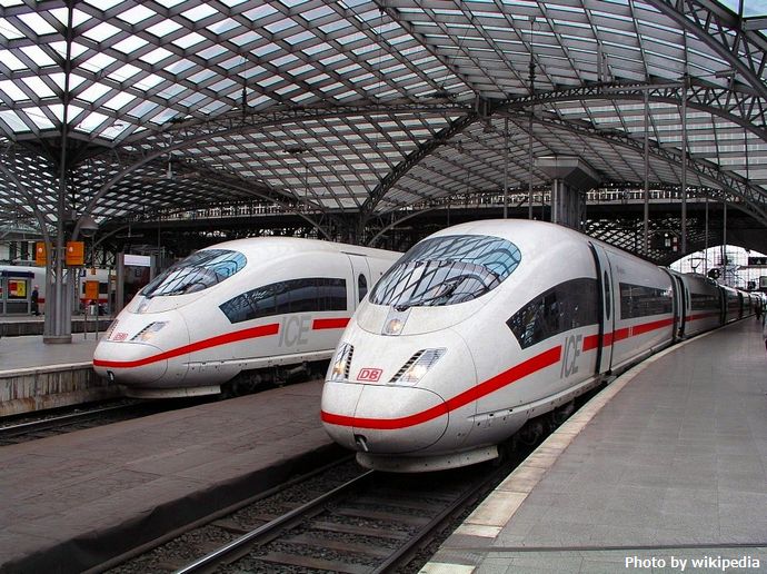 ICE3_in_Cologne
