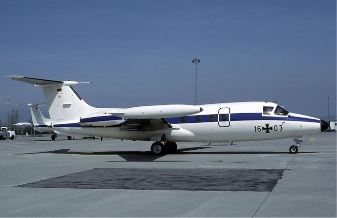 Luftwaffe_Hansa_Jet_at_Basle_-_May_1984