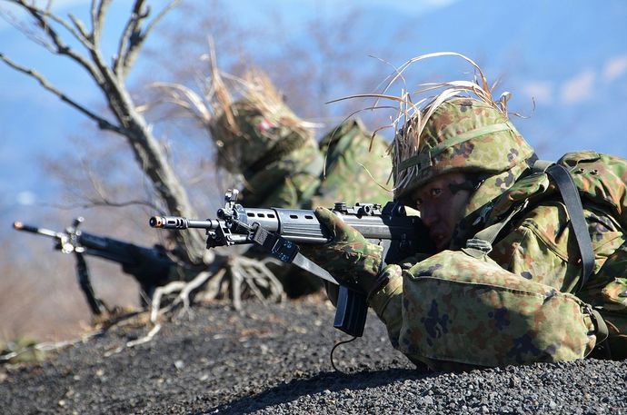 12_33i・第3次訓練検閲(攻撃戦闘中の小銃手)_R_装備_51