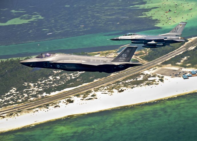 F-35_side-view_next_to_its_F-16_predecessor
