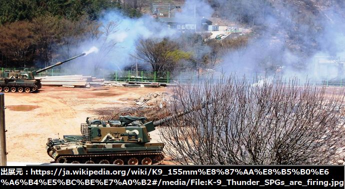 K-9_Thunder_SPGs_are_firing