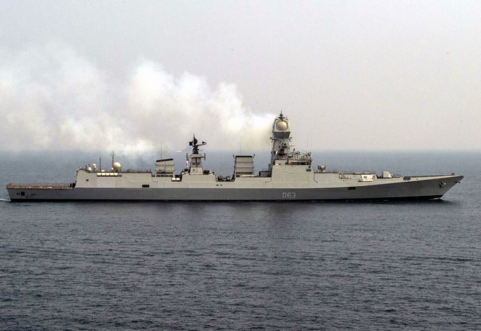Sideview_of_INS_Kolkata_(D63)