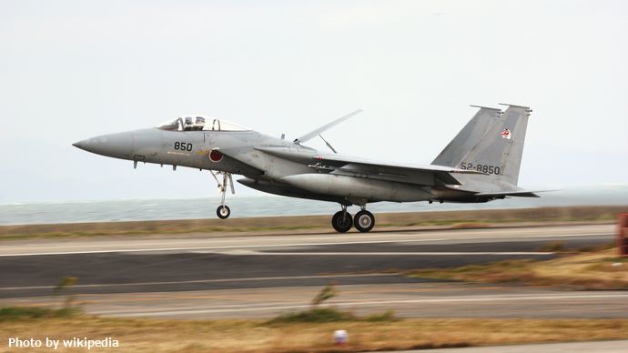52-8850_a_Japanese_built_F-15J_of_304_Hikotai_(5228845421)