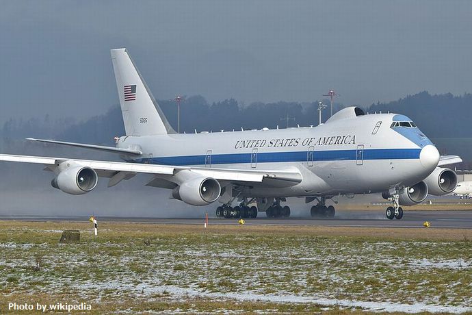US_Air_Force_Boeing_E-4B_-_75-0125_-_ZRH_(24630990901)