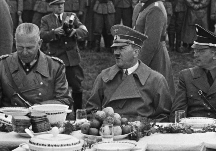 Almuerzo_de_Hitler