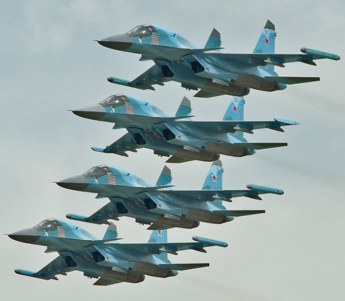 Four_SU-34_in_flight_(8060054018)