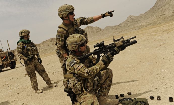 Firing_M203_near_FOB_Mehtar_Lam