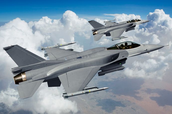FG15-2299_004 F16 ConfRm v2 2 F-16s