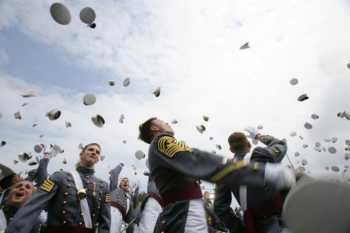 West_Point_graduates'_hat_toss_2006-05-27