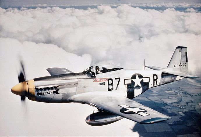 1280px-P-51-361